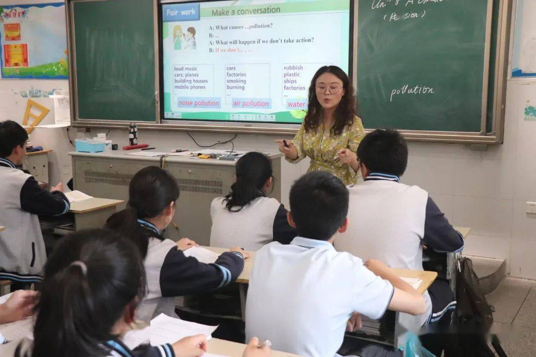 刘方老师课堂靖江市名师工作室成员刘方老师与靖城中学方家祺老师同上