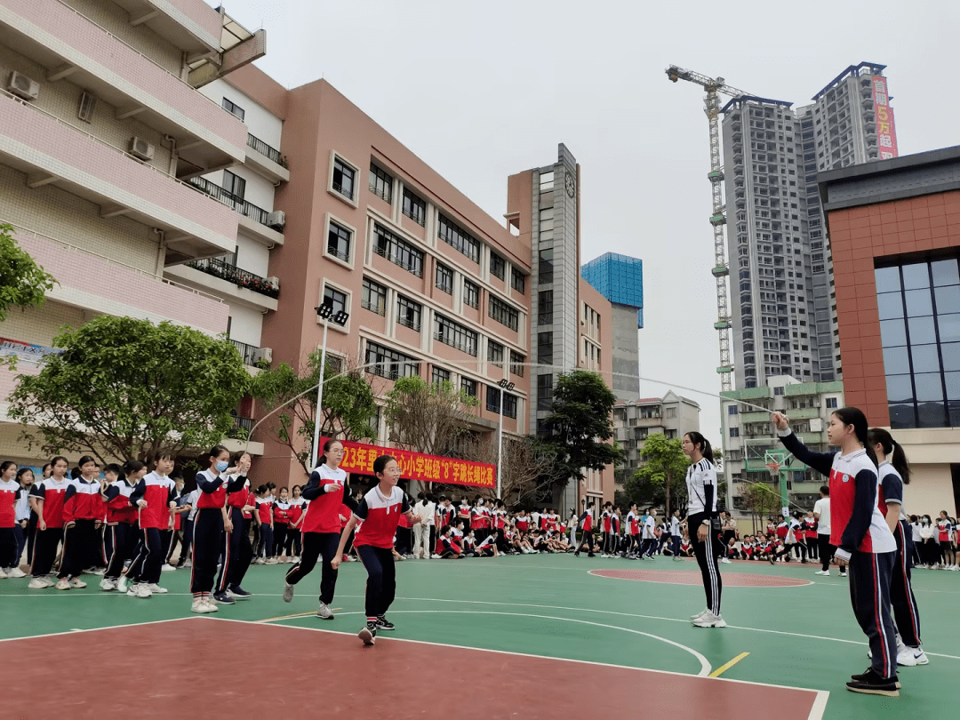 【内生教育 个性发展】跃动精彩 "绳"采飞扬 ——里水镇中心小学举行"