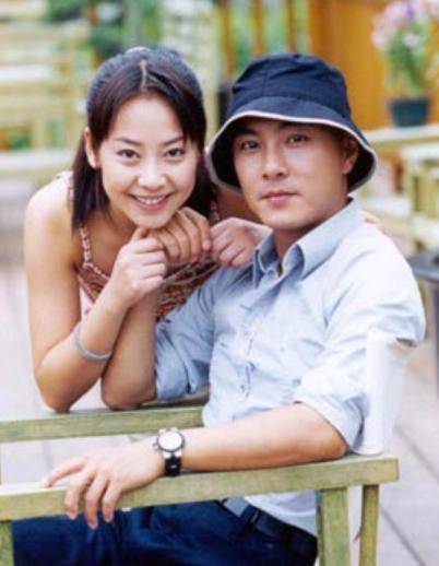 张卫健张茜分居被曝私生子！带一对母女坐游船，本人否认传闻