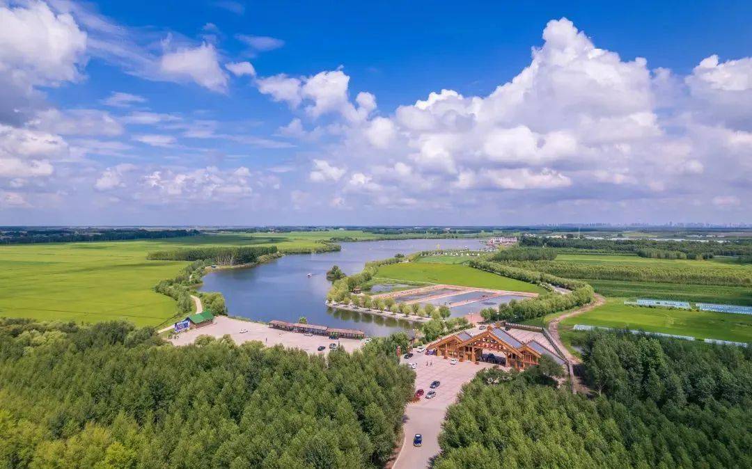 与夏天绝配的梅里斯湖,尽是美好与浪漫!_黑龙江_湖景区_交往