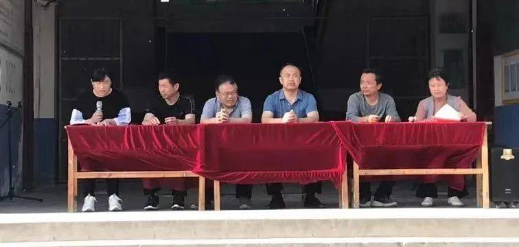 爱心筑梦 踔厉前行—张秋中学举行"吴绍先奖学金"发放仪式_教育