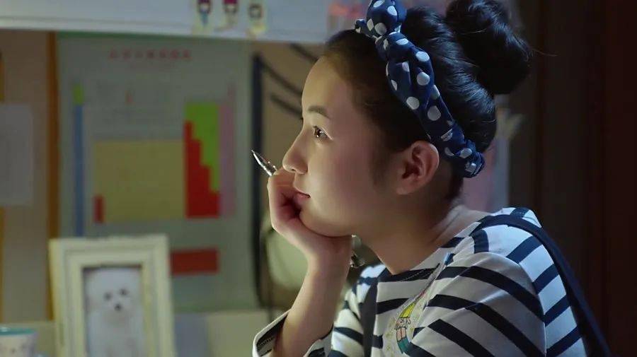 张子枫未p生图流出,被3亿网友公开羞辱:她的胸,毁了谁的意淫梦?