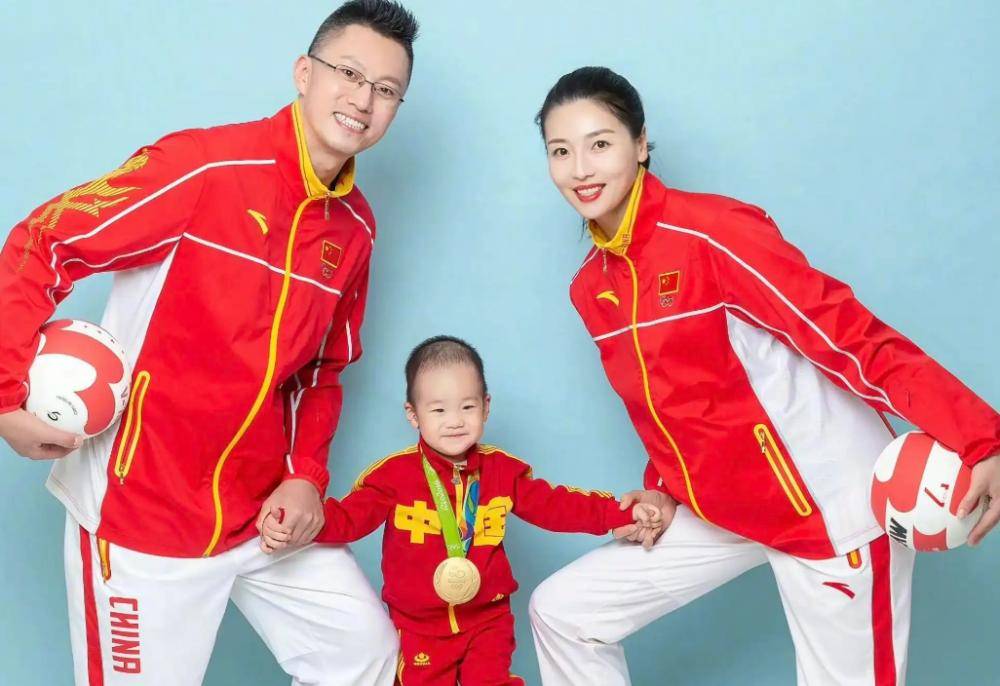 34岁女排前队长魏秋月现状:与老公分居两地,社交媒体晒儿子视频_工作