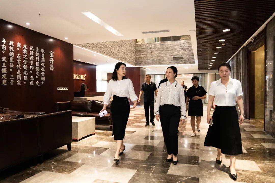 唐山市人社局局长江洁赴路南区调研指导工作