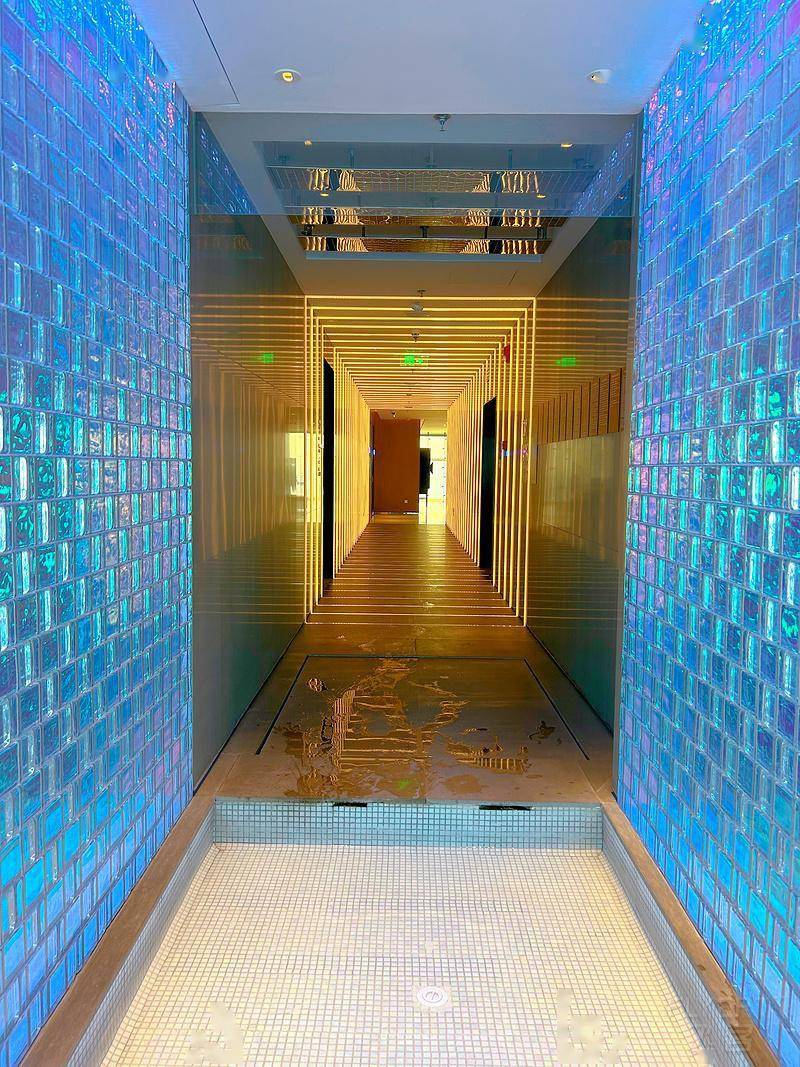 飞客必打卡的目的地之一——厦门w酒店_服务_泳池_专业