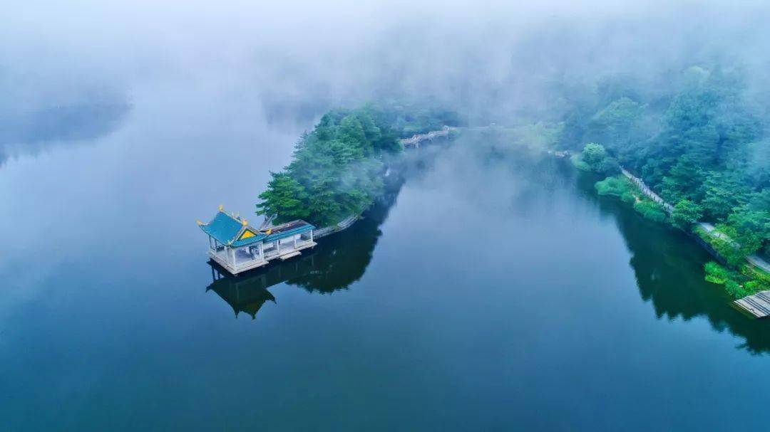 庐山,三叠泉深度疗养纯玩5日游,4晚连住山顶栖云观景酒店,夜游牯岭