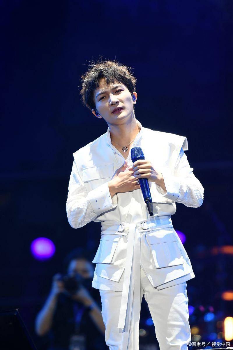 周深工作室涉嫌拖欠费用,网络曝光引发关注!_网友_事件_问题