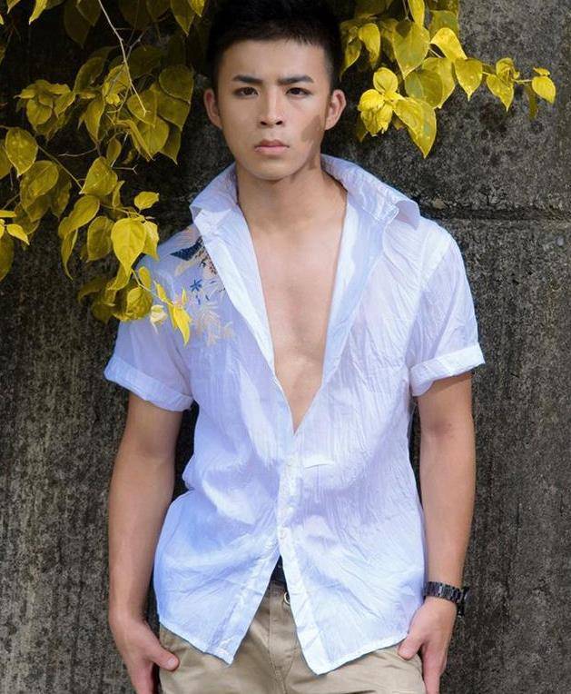 蓝男色全见版篮球队长李宇恩,李宇恩生日视频