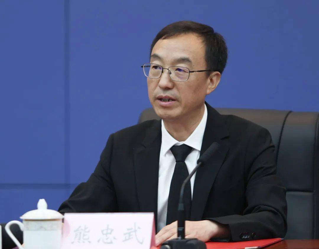 巡视员刘梅梅市消防救援总队副总队长,新闻发言人邹瑜介绍相关情况