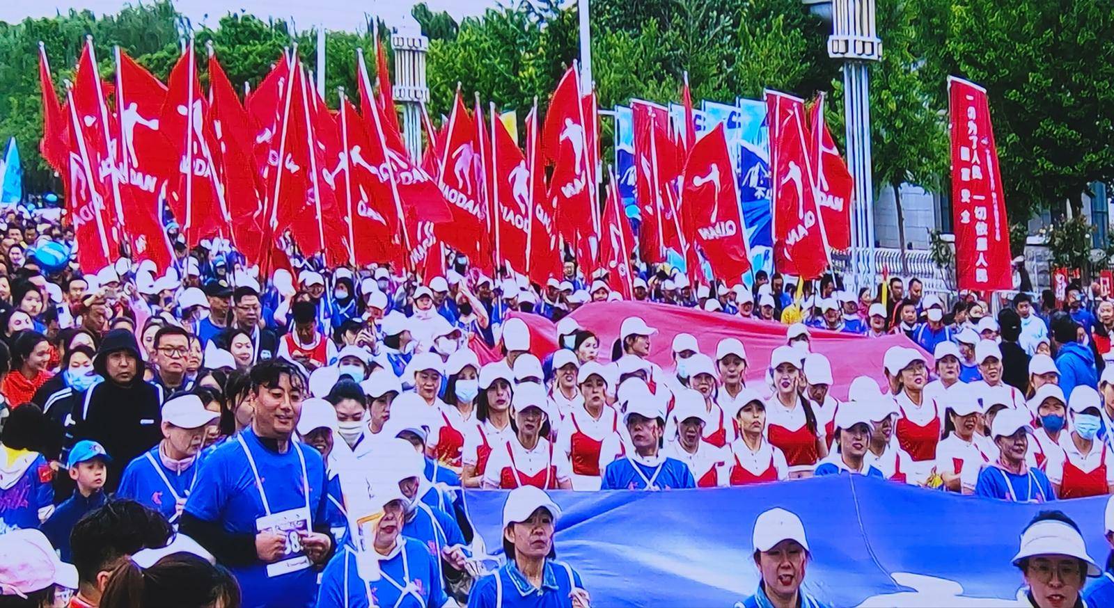蛤蟆爱天鹅抖音_蛤蟆爱天鹅抖音_蛤蟆爱天鹅抖音