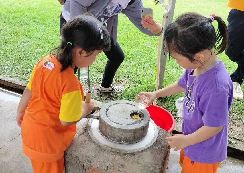 幼儿园石磨豆浆步骤图图片