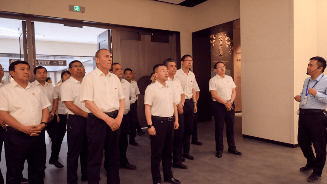 阿图什市四套班子领导参观克州博物馆_李新斌_历史_教育