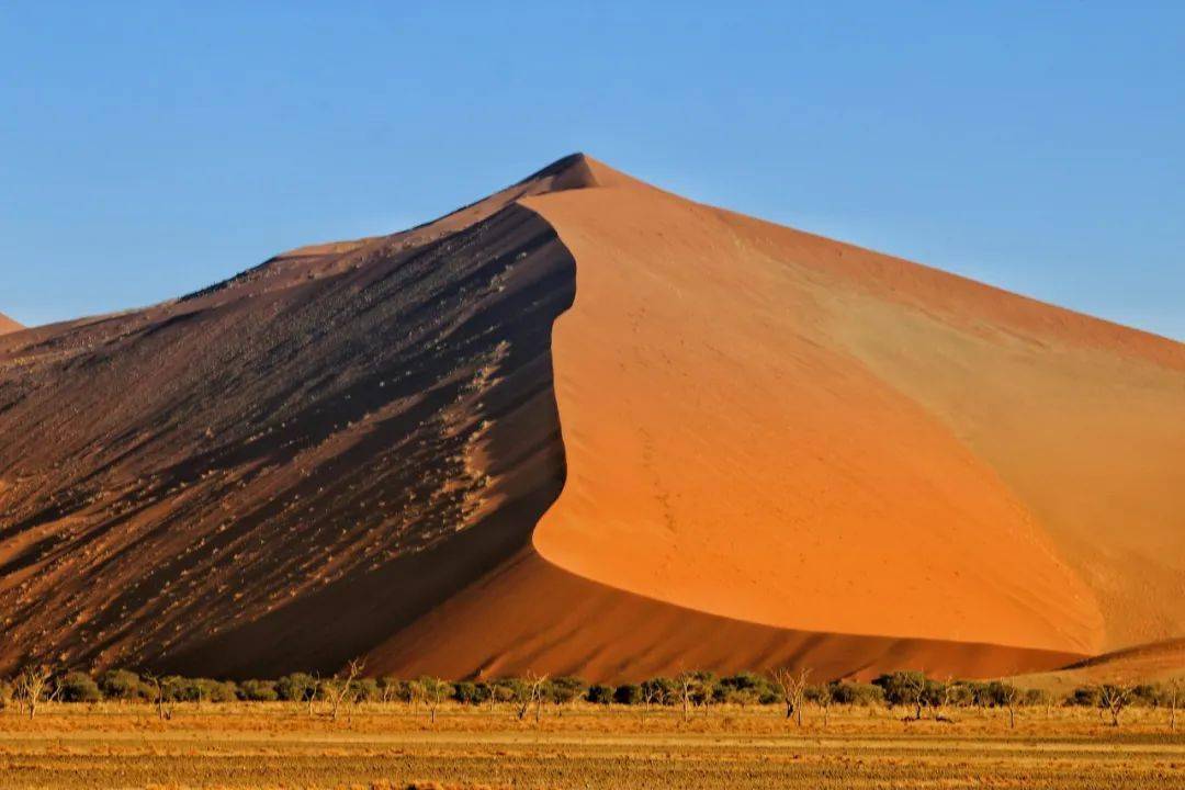 沙漠的表情_沙丘_金字塔_地貌