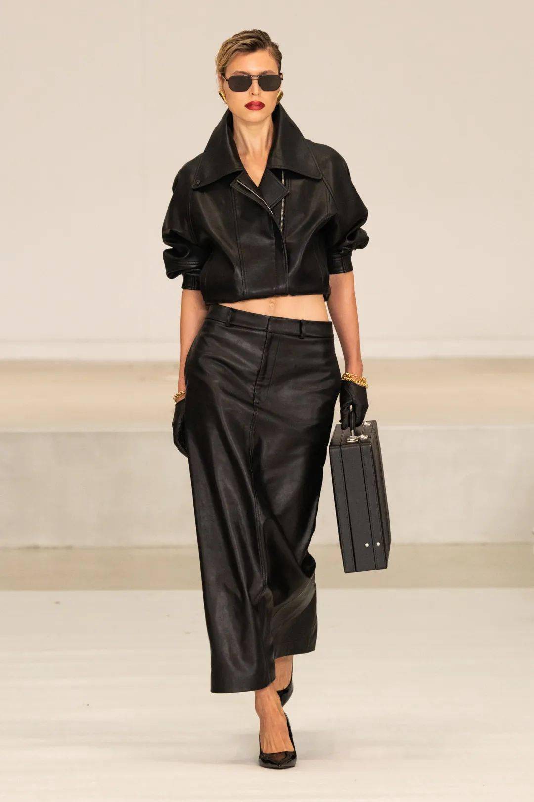 秀场| henne 2024 春季时装秀