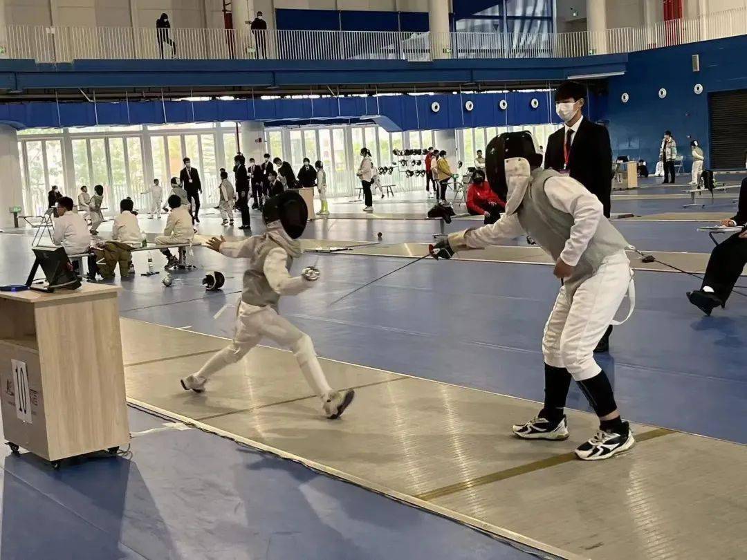 重剑第二名黄芊雅男子乙组花剑第四名罗立煌女子乙组花剑第三名陈锐