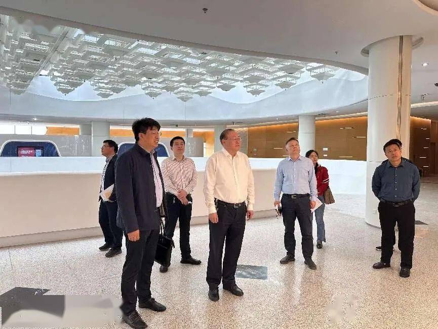 5月22日下午,清江浦区人大常委会主任史卫东等几位代表来到淮安虎翅云