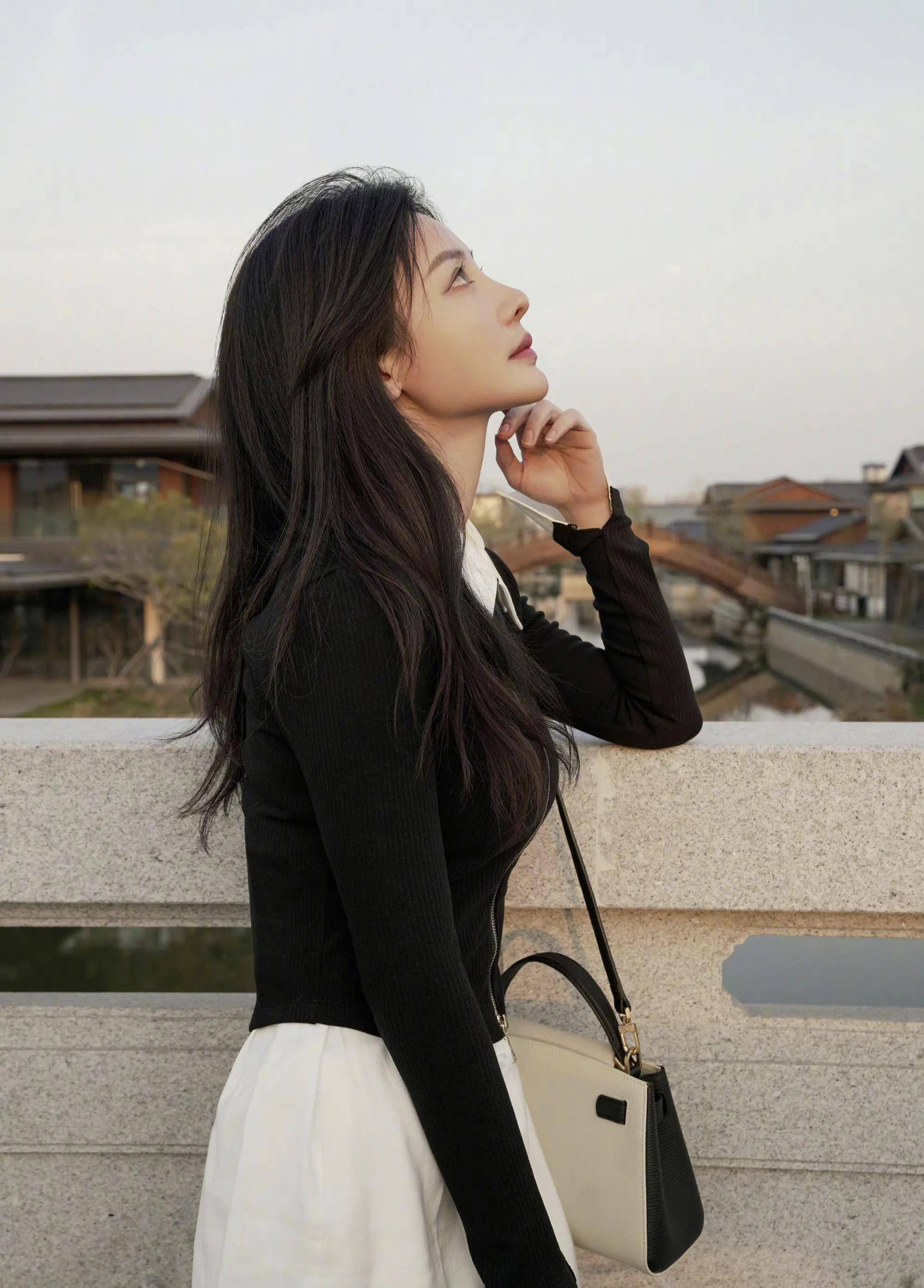 柳岩时尚合集:千娇百媚,风姿绰约