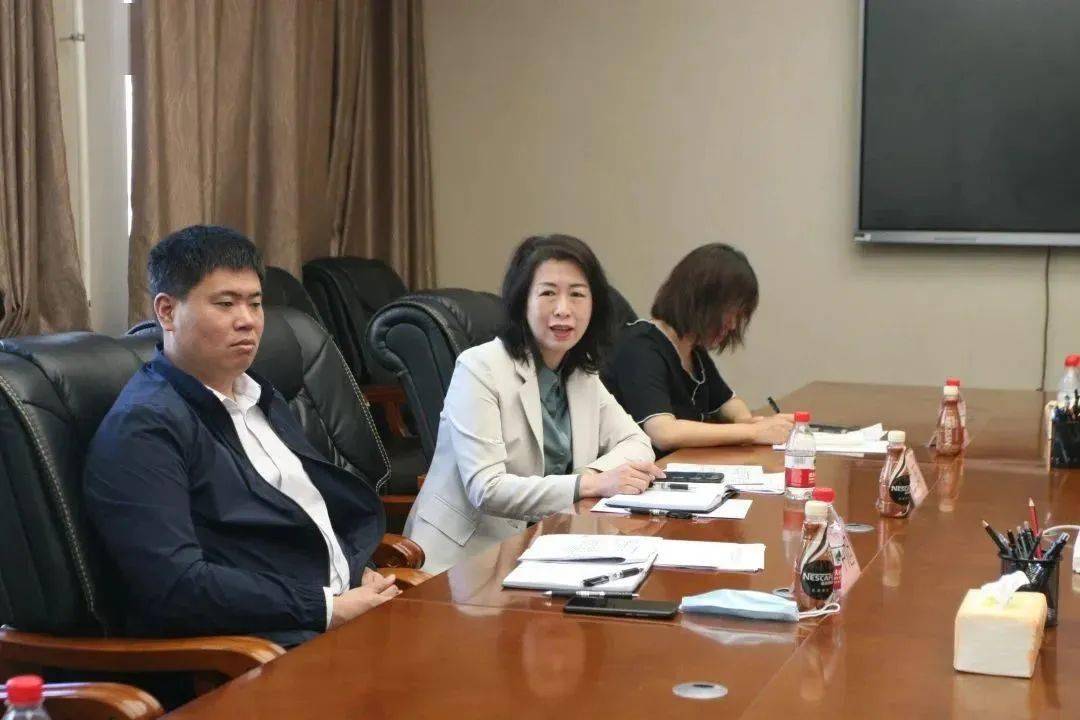 调研会上,一级调研员蔡昕,医政处处长井中旭,四级主任科员谢新敏等