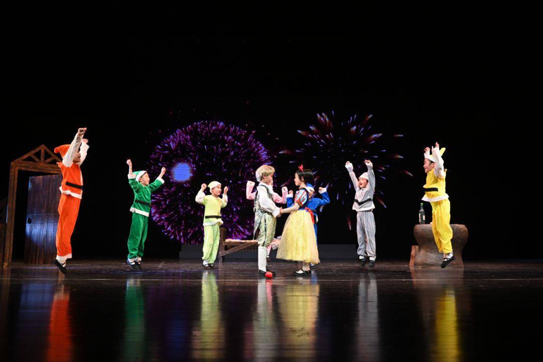 少儿艺术培训_上海儿童艺术进修学校艺术实验班报名_中国福利会儿童艺术剧院艺术实验班招生