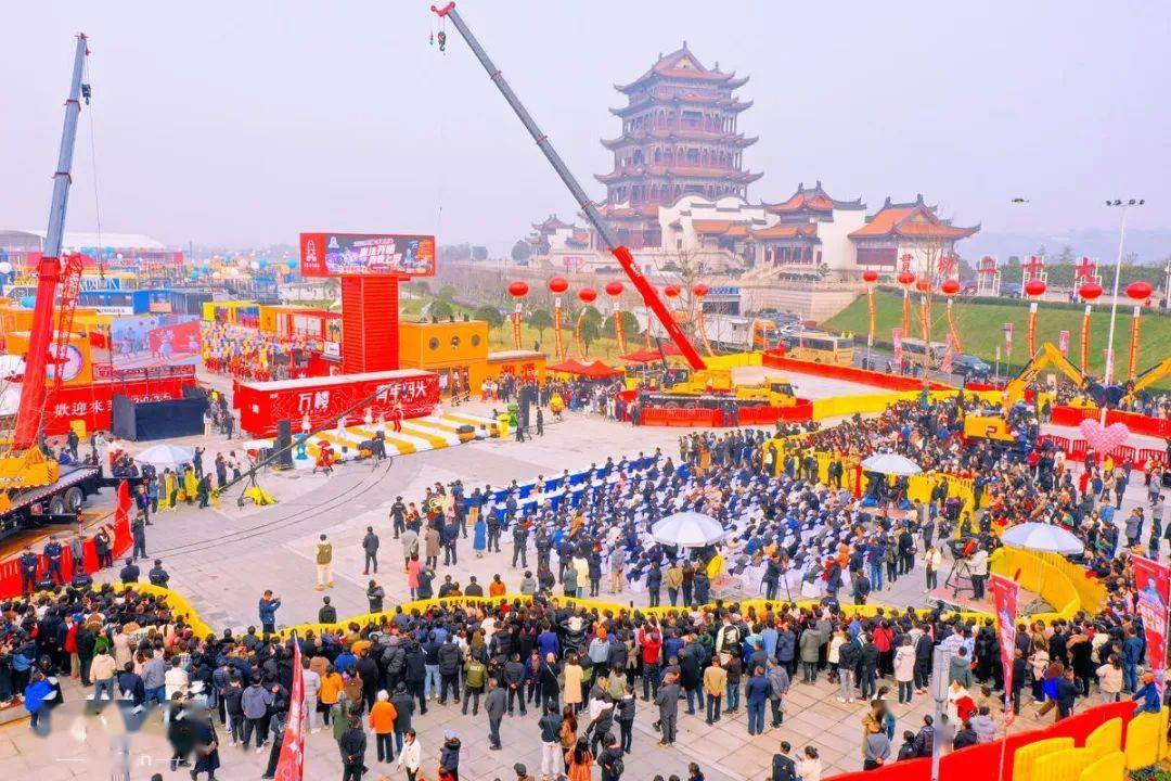 万楼·青年码头集装箱集市