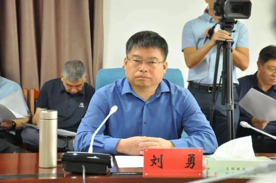 会议最后,任丘市市长尚亮代表任丘市政府表态发言,表示将以此次教育