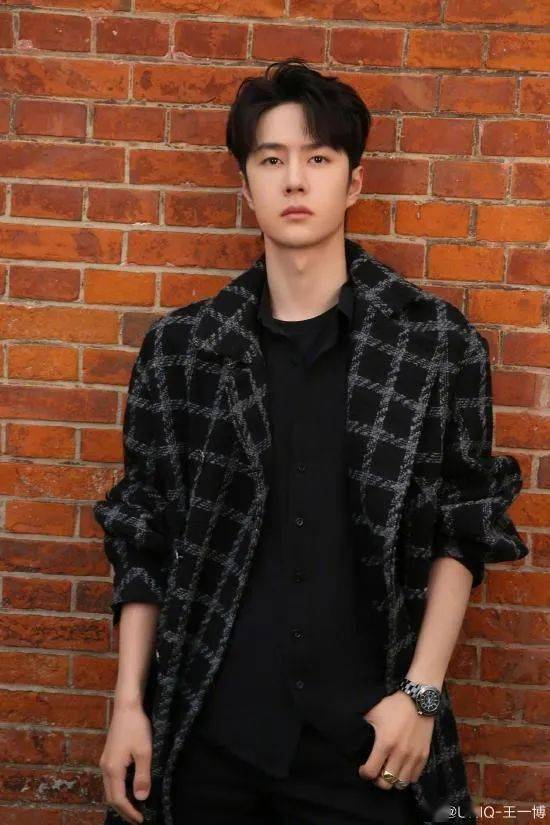 绝望,王一博深受私生困扰,公司呼吁抵制追私行为_先生_朋友_教育