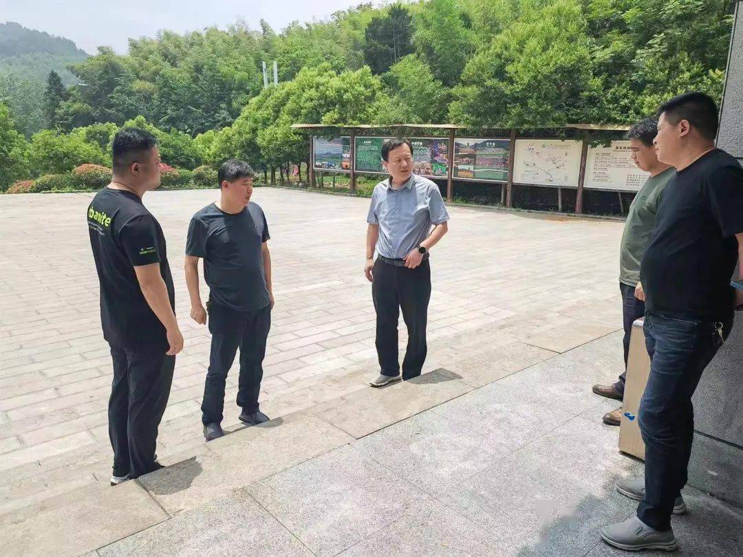 固始县县委副书记,县长杨浩威到乡村振兴示范区建设前方指挥部调研!