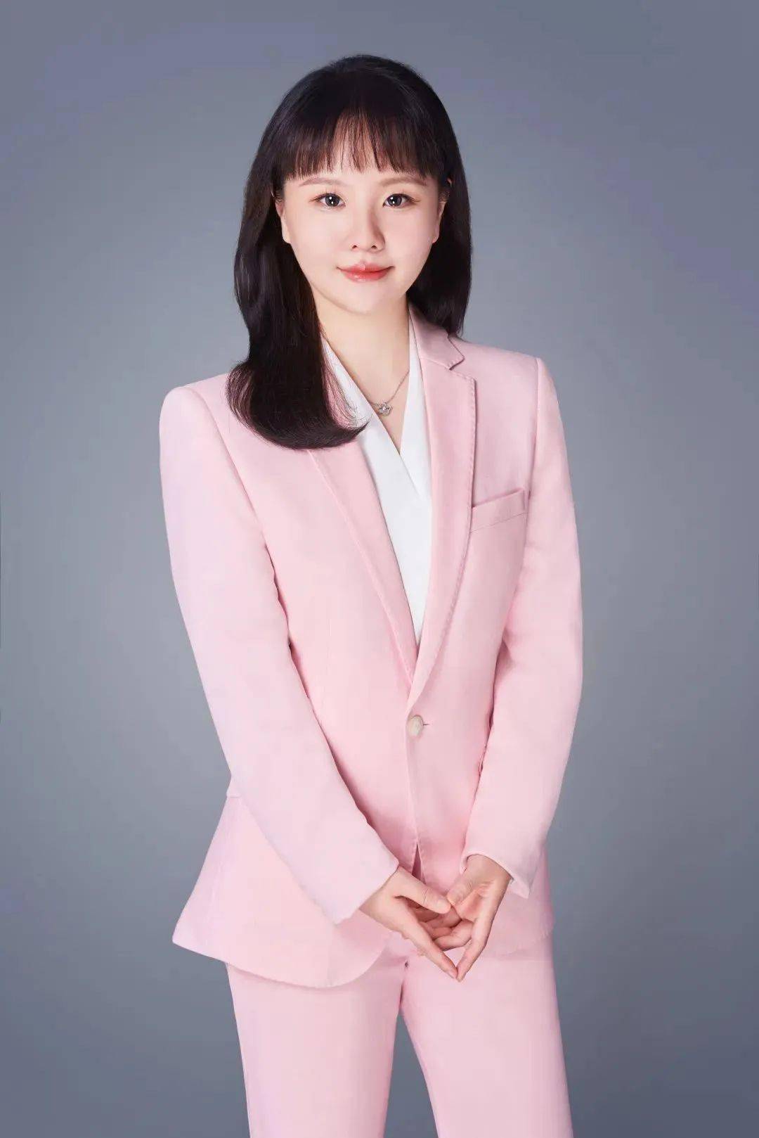 《武义新闻》主播曲雨桐武义县融媒体中心主持人,少儿节目《快乐成长