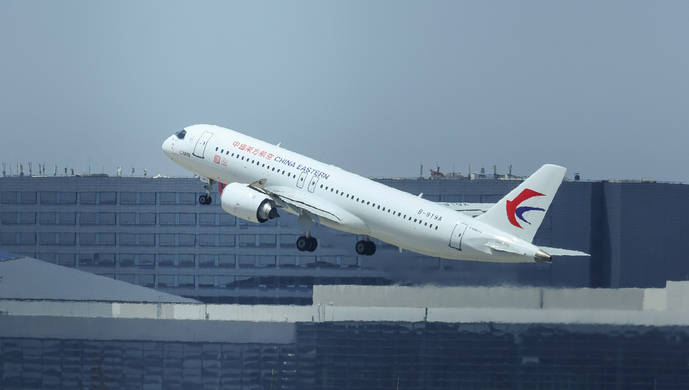 航旅周报丨C919商业首飞，韩国一客机着陆前舱门突然打开