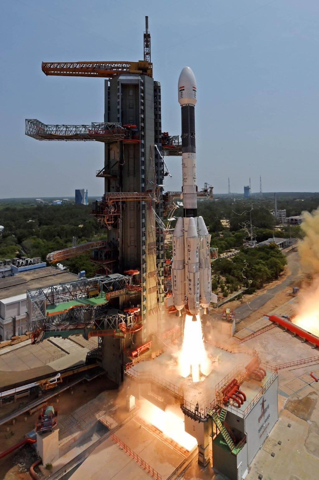 印度使用GSLV MKII运载火箭发射首颗二代IRNSS导航卫星NVS-01/GSLV-F12