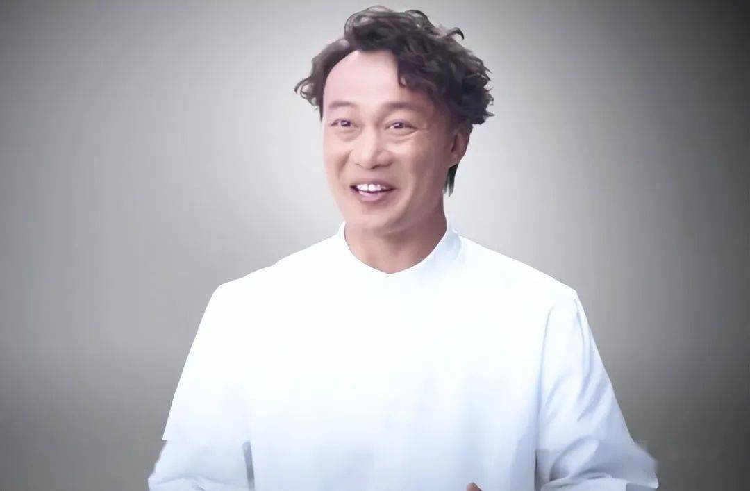 陈奕迅与美女约会引热议!