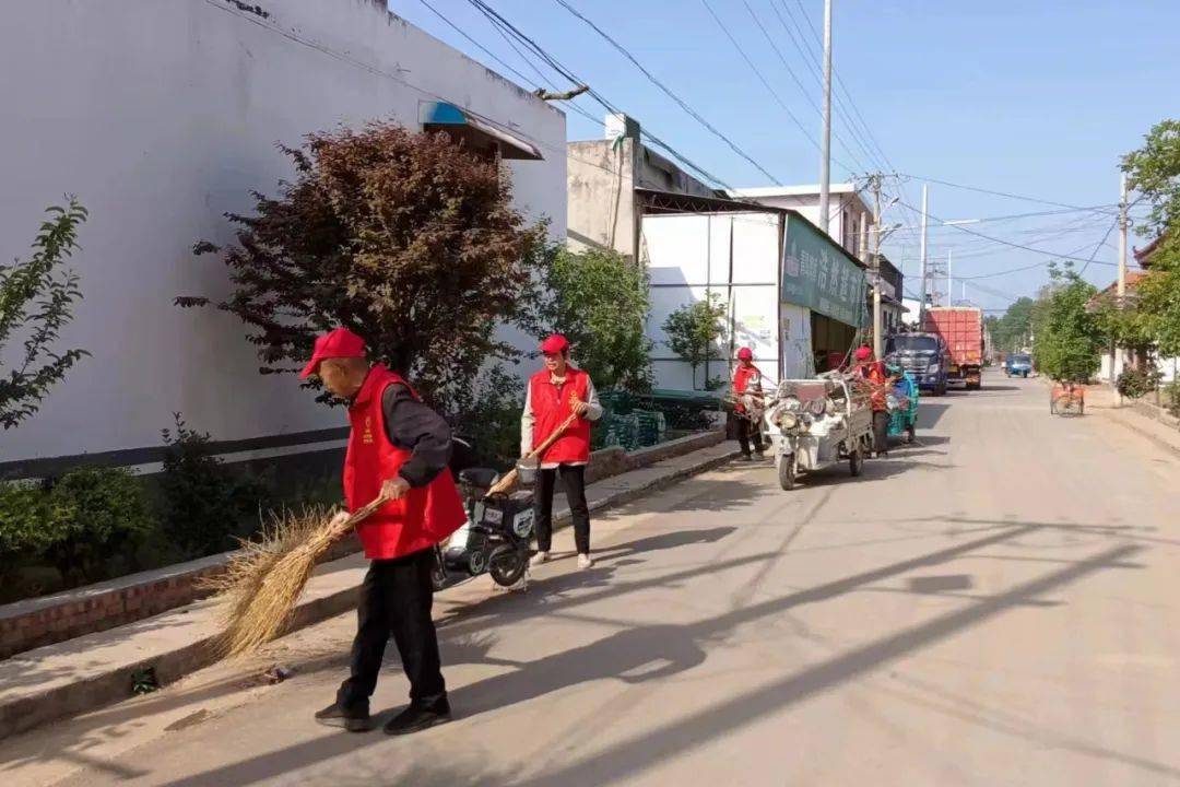 大坞镇深入开展村庄清洁"夏季战役"和"村容村貌提升攻坚"行动