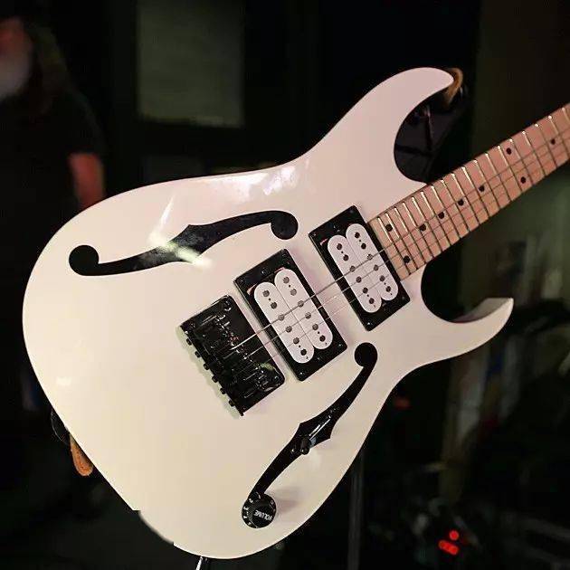 paul gilbert & billy sheehan设备探秘_ibanez_拾音器_吉他