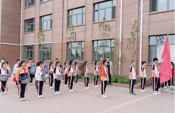 【入队仪式】"学习二十大 争做好队员"——汤原县第一小学开展新队员