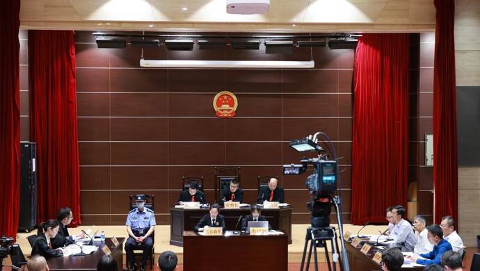 33万人次观看这场在复旦举行的公开庭审直播……杨浦探索融合法治教育与实践_活动_案件_高校