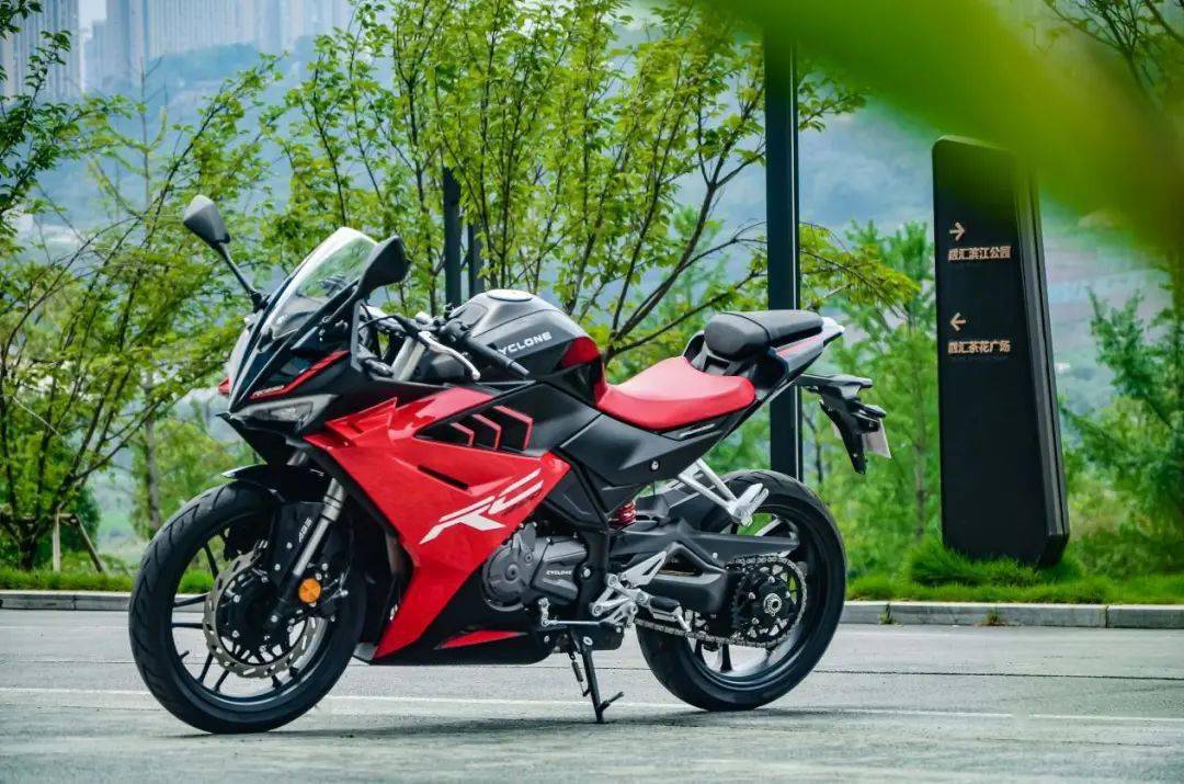 入门仿赛最强黑马出现——赛科龙rc250静态评测_搜狐汽车_搜狐网