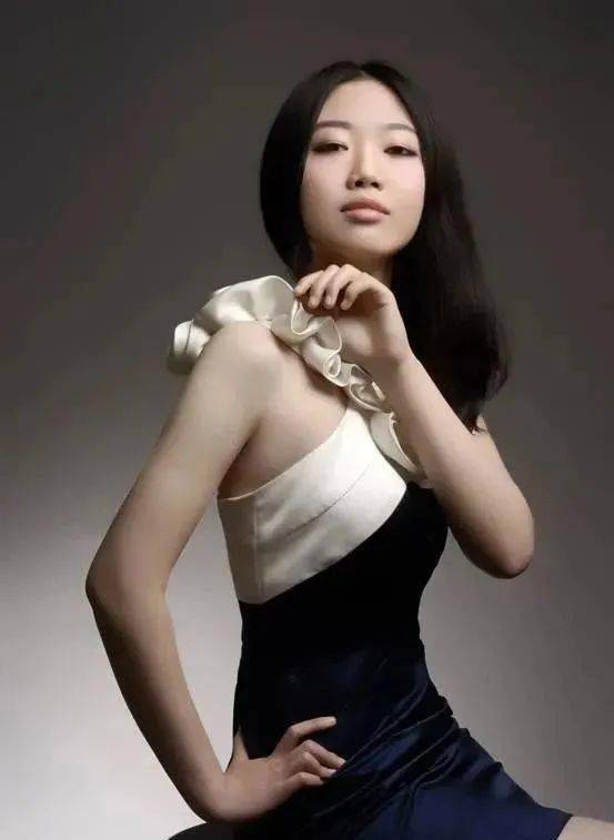 家bilibili哔哩哔哩@yidi酱钢琴 · 焦易迪 76 先后师从于陈爱群