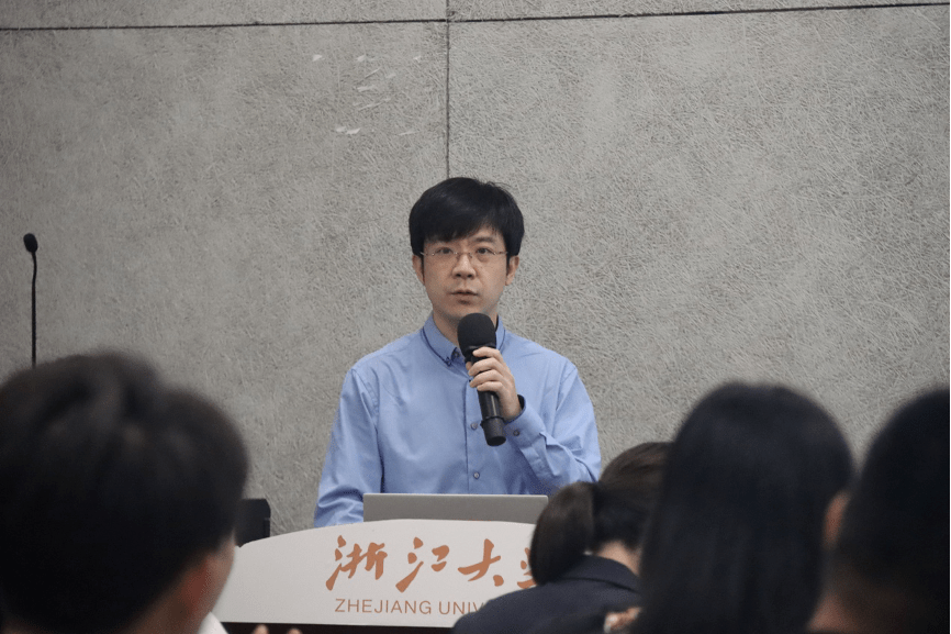 活动伊始,张励博士开展《全球水治理变革:水危机,水安全与区域水治理