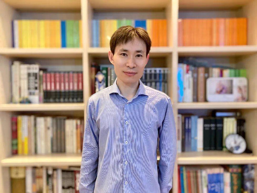 记者第一时间联系了复旦大学附属中学正高级教师,语文教研组长王希明