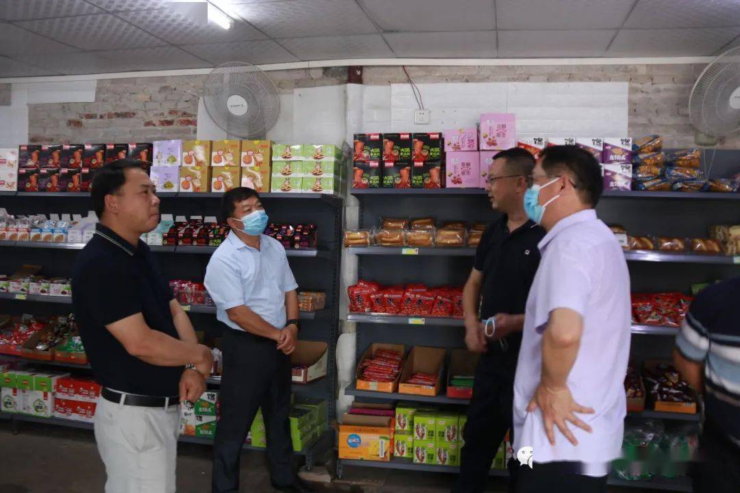 蒙土金一行先后来到太平镇四中,三中,二中,一中通过