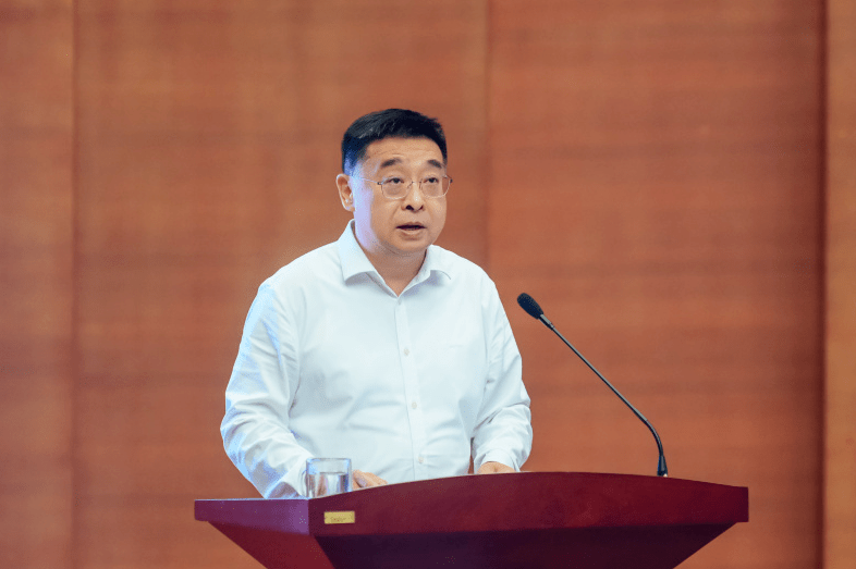 杨东升:以智改数转全面开启建设世界一流企业新征程!_徐工_变革_产业