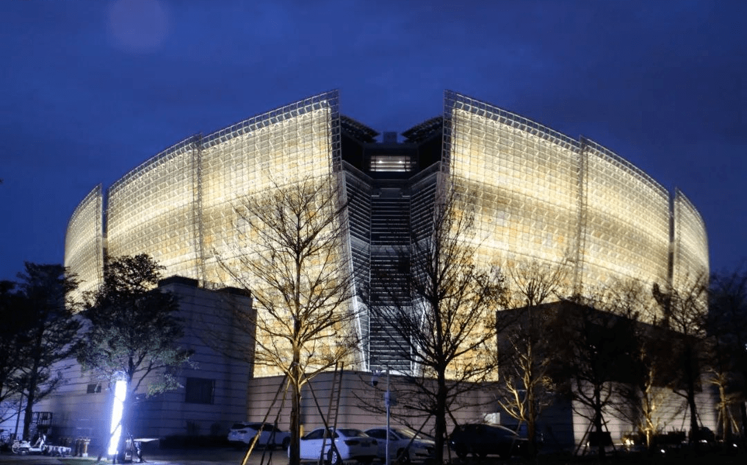 期待值拉满!广州这个城市新地标亮灯了!_新馆_建筑_吴美芬