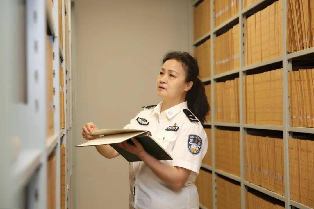 匠心26载 书写"兰台"人生——公安公交分局指挥室民警孙凤玲的热爱与