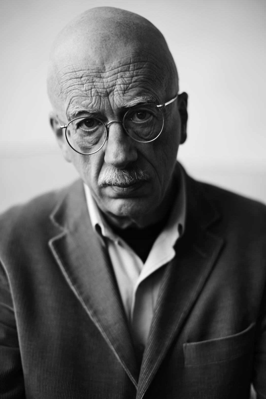 thom puckey | 被战争符号的女人_作品_现实主义者_武器