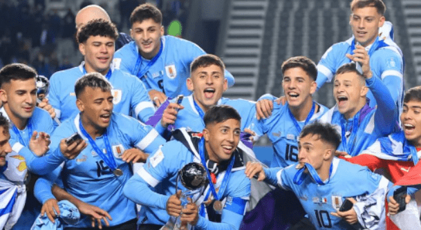 U20世界杯乌拉圭击败意大利夺冠，意大利足球今年尴尬“四连亚”