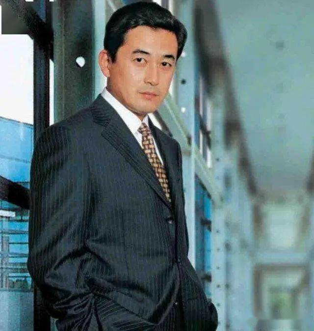 同是王志飞的基因,李健和张定涵的孩子,却活成了完全相反的样子_儿子