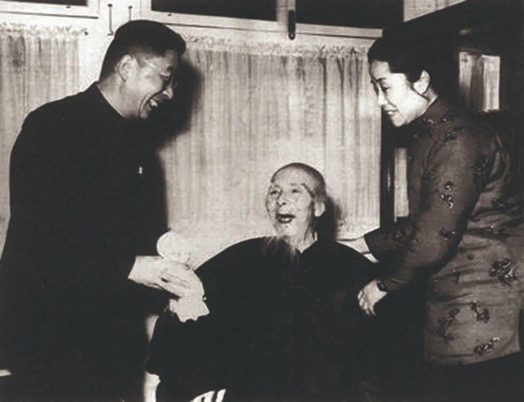 北京保利拍卖丨老舍旧藏齐白石《松鹰图》