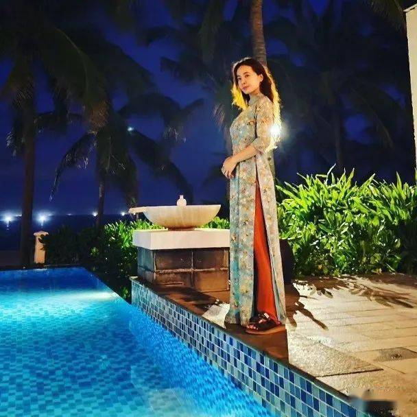 不过平时打扮密实嘅蔡依林其实都系有料之人,可惜有着g cup饱满上围嘅