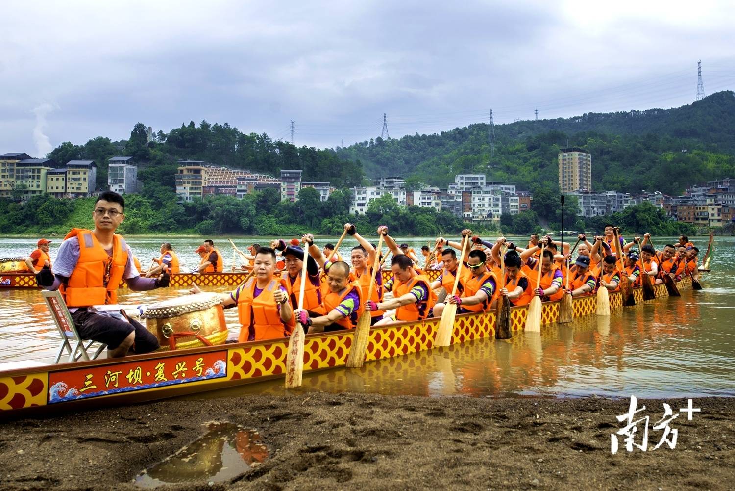 投票|梅州大埔三河坝龙舟赛周四震撼上演!你最看好哪支队?