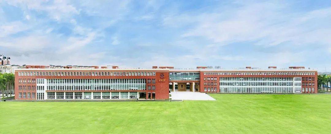 探校迪茵:三年万人大校,五星校园,连创佳绩,已成顶流